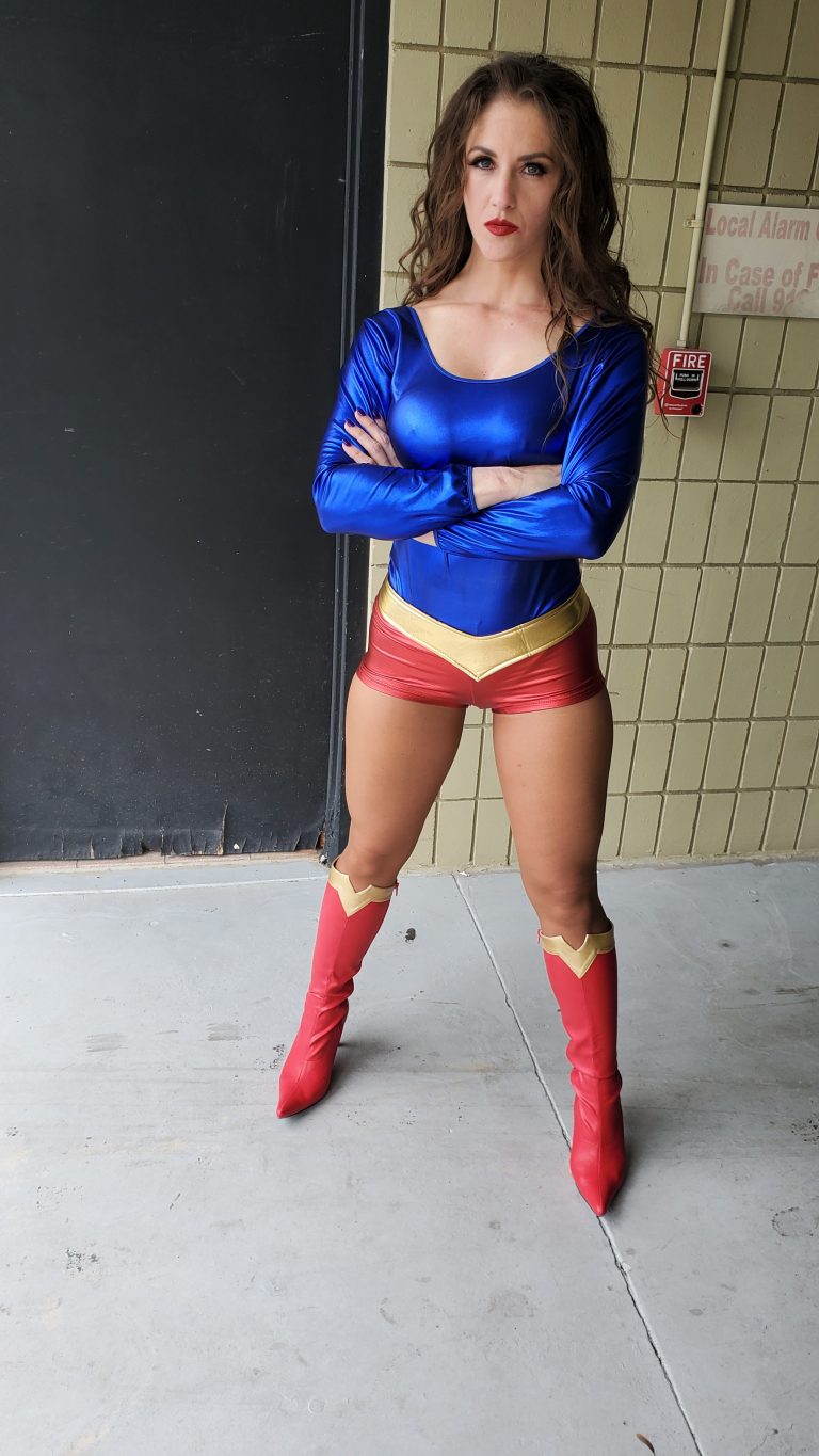 Terra Mizu as UltraGirl