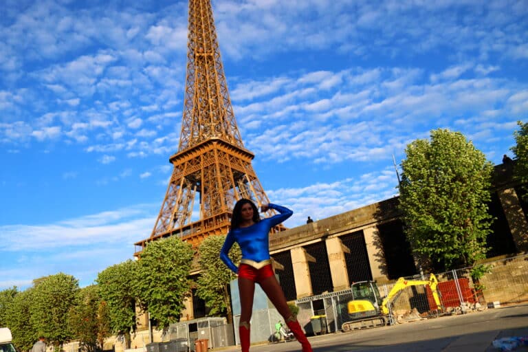 REPOST: vive la UltraGirl